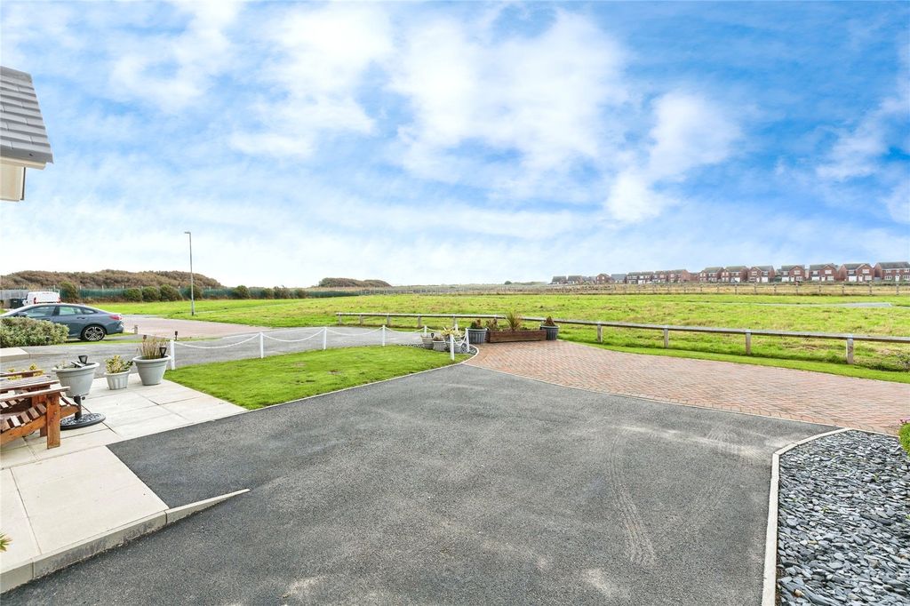 Property photo 2 of 20 Picture No. 24