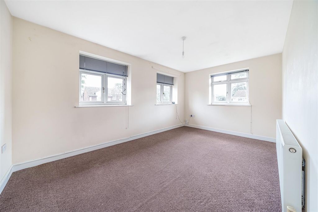 Property photo 3 of 20 Living/Dining Room