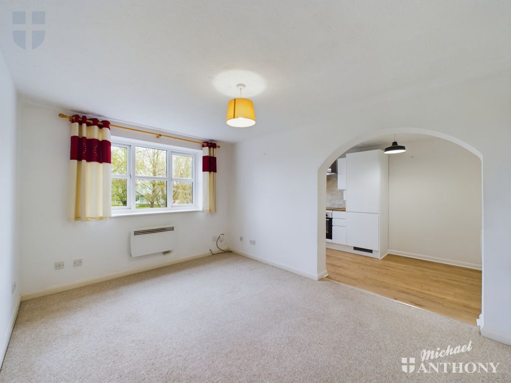 Property photo 2 of 9 Cam02538G0-Pr0254-Still005