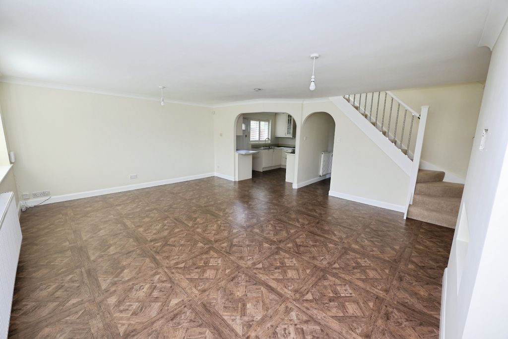Property photo 2 of 11 Pbox-Living_Room-318949.Jpg