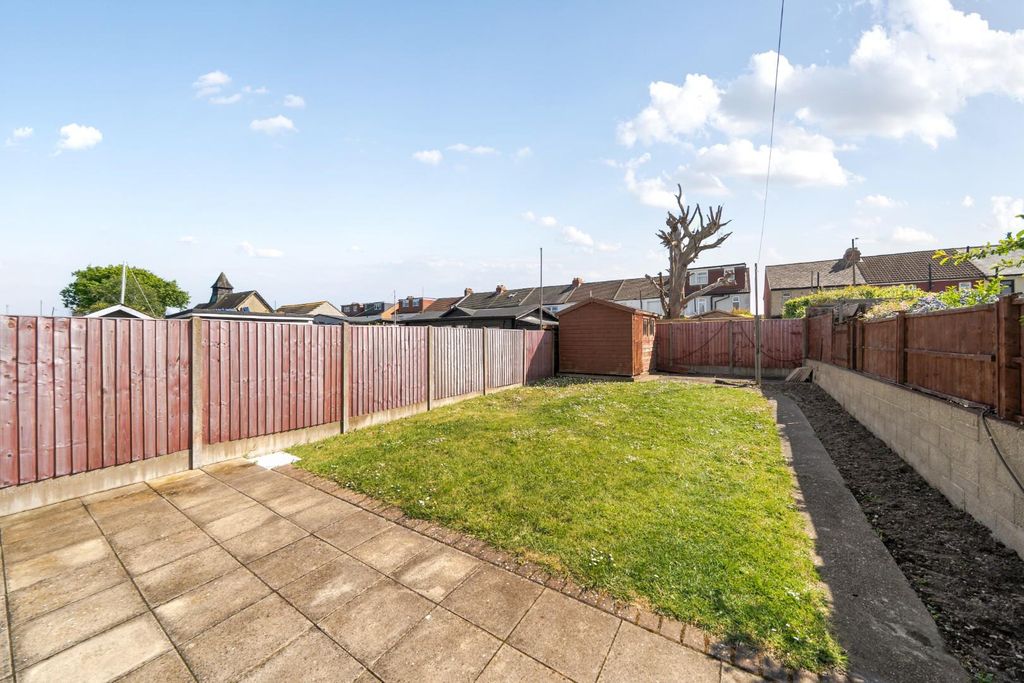 Property photo 2 of 16 1452224-10-69Ef97762c4ee.Jpg