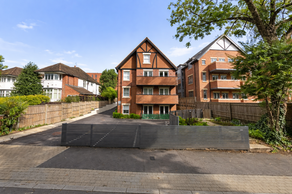 Property photo 1 of 18