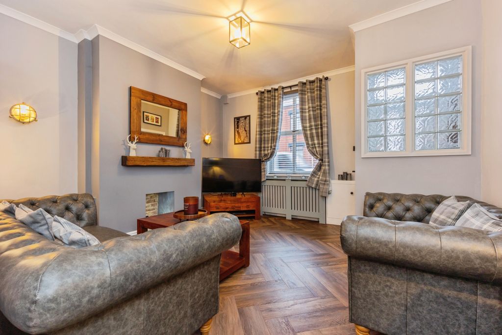 Property photo 3 of 21