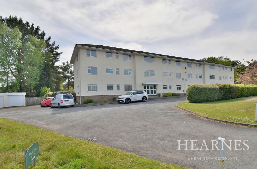 2 bed flat for saleFairways, Ferndown BH22