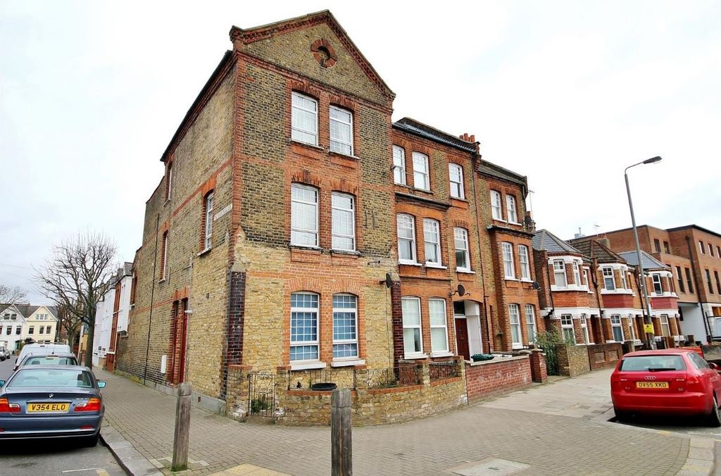 Property photo 1 of 6
