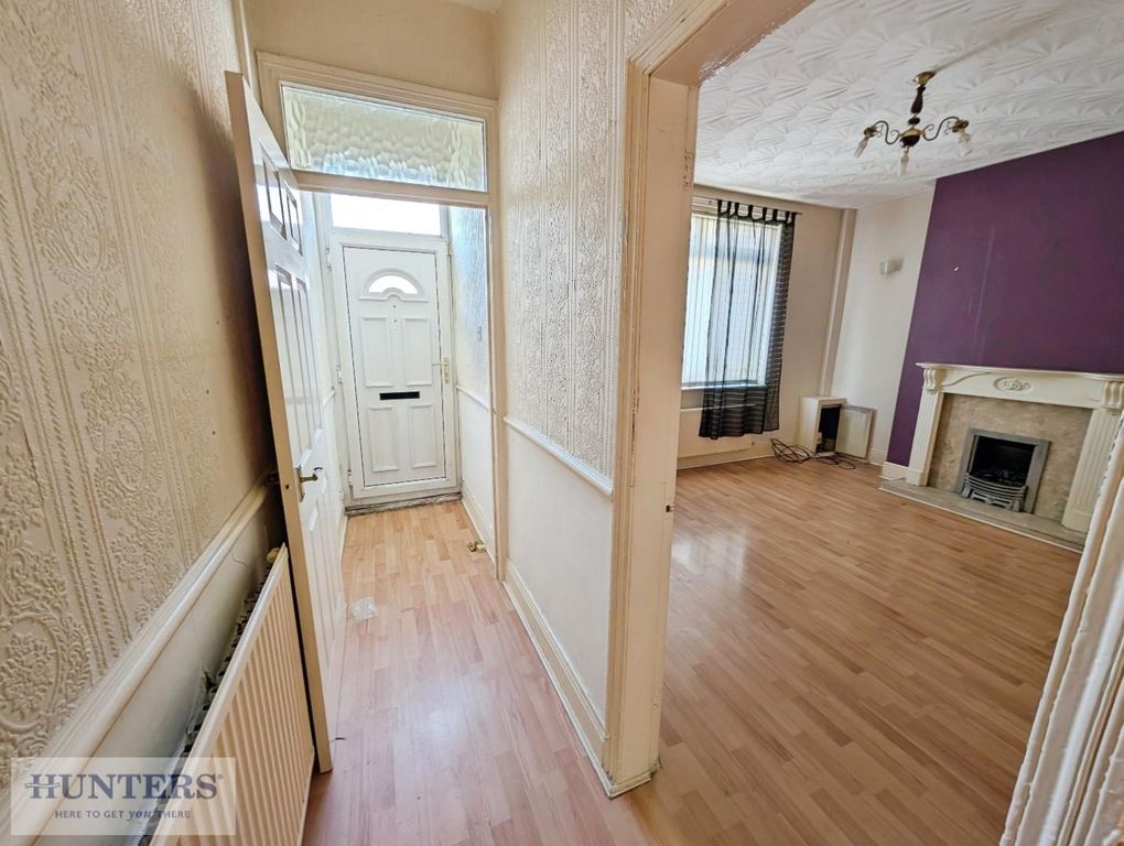 Property photo 2 of 12 Entrance Hallway