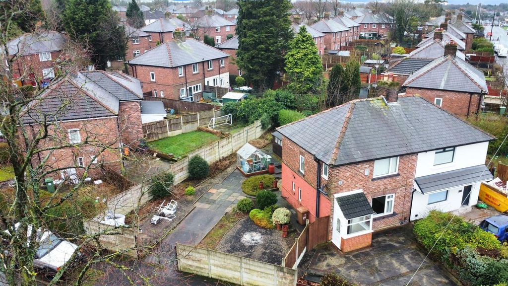 Property photo 2 of 28 Austin Avenue, Corner Plot