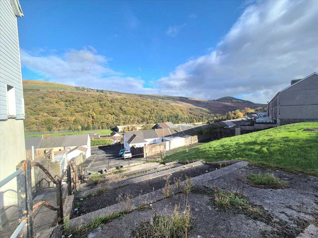 Property photo 2 of 16 Views