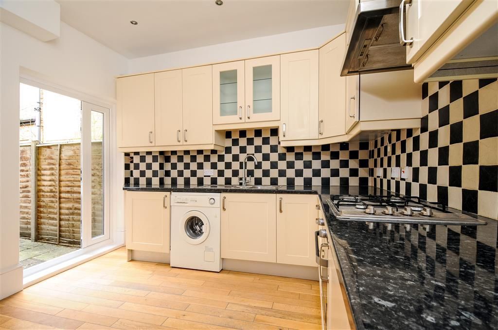 Property photo 1 of 10 Kitchen