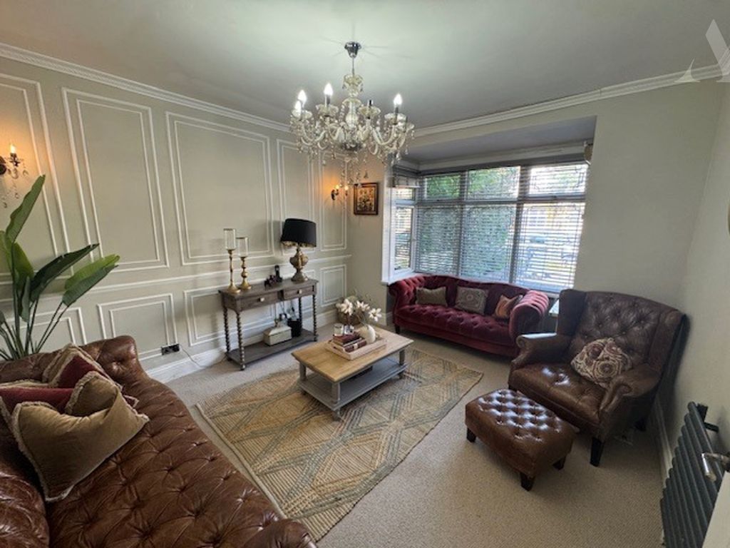 Property photo 2 of 17 81 Finnemore Road Reception Room 1.Jpeg