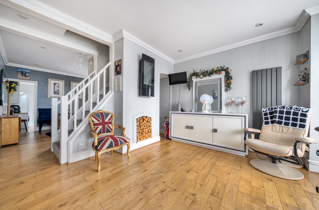 Property photo 2 of 11 1405339-1-6978A0A...