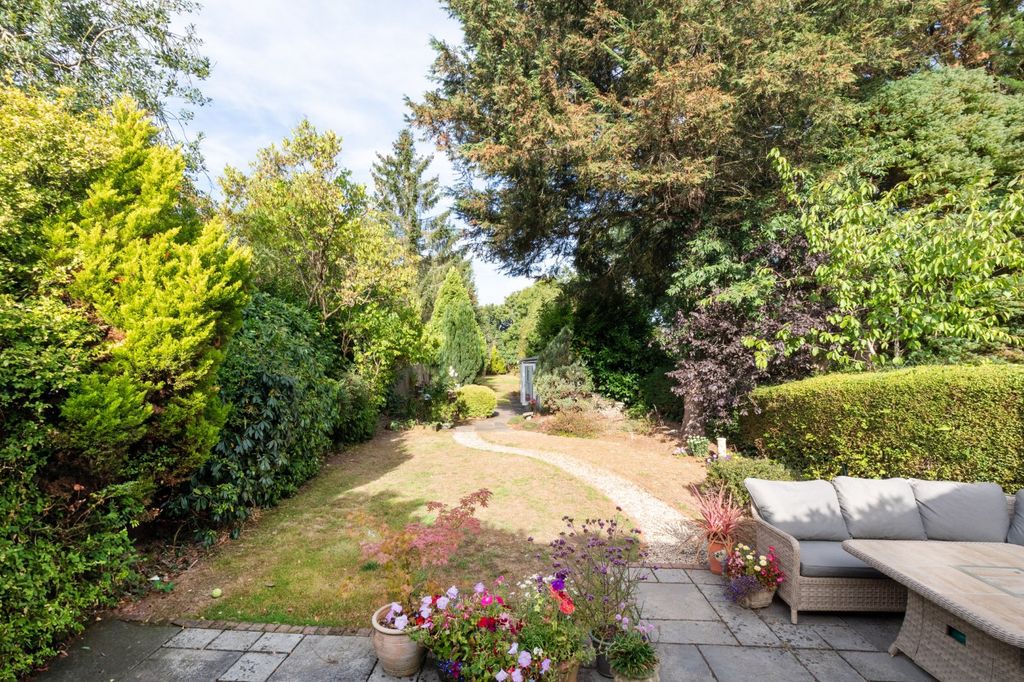 Property photo 2 of 24 Picture No. 38