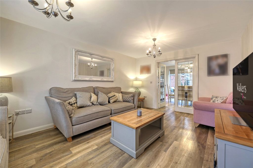 Property photo 2 of 19 Picture No. 15