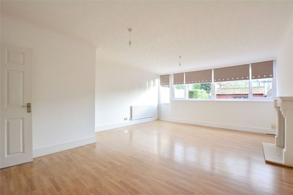 Property photo 1 of 15 Picture No. 14