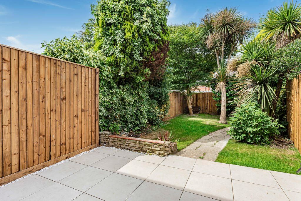 Property photo 3 of 18 Garden