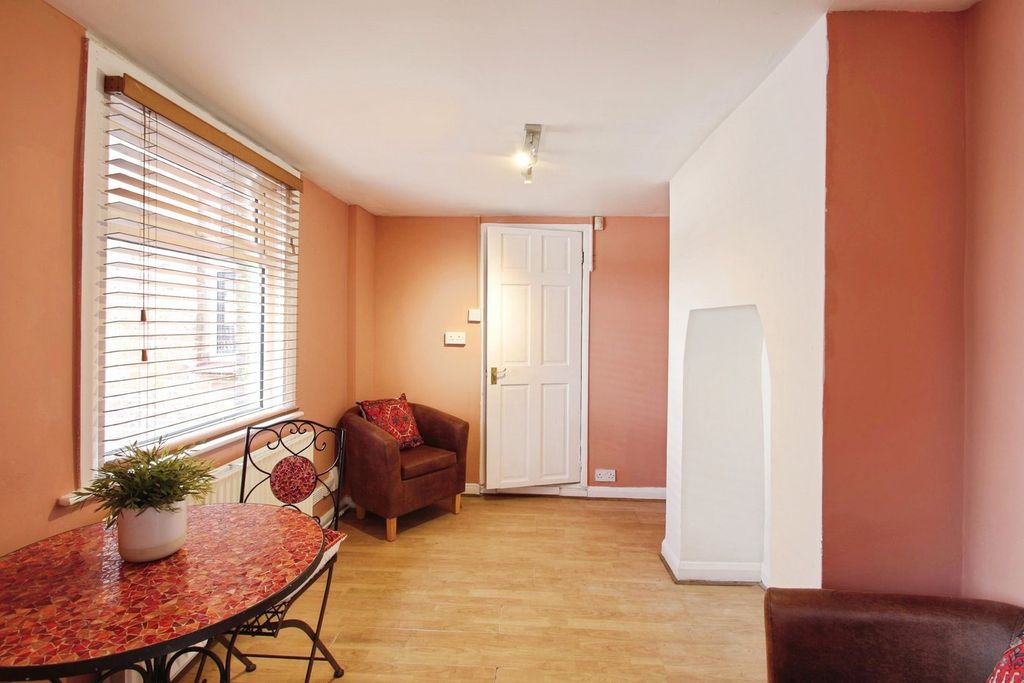 Property photo 3 of 25