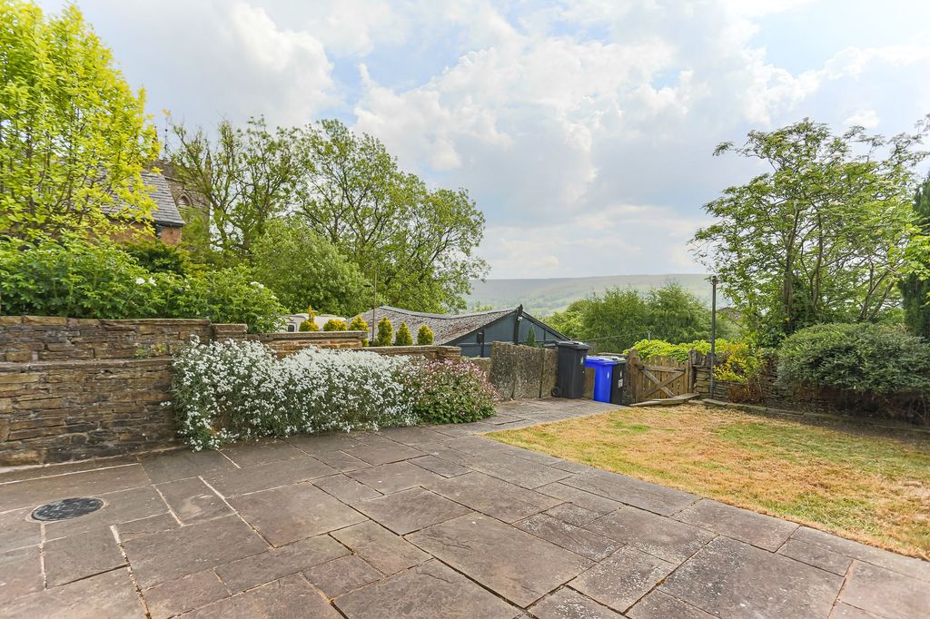 Property photo 3 of 25