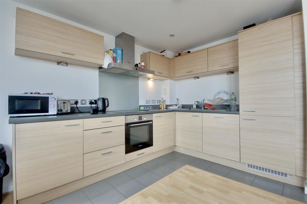 Property photo 3 of 8 DC57C8Ea-63C3-4E53-A949-9A1A4203Ed86_1_201_A.Jpeg