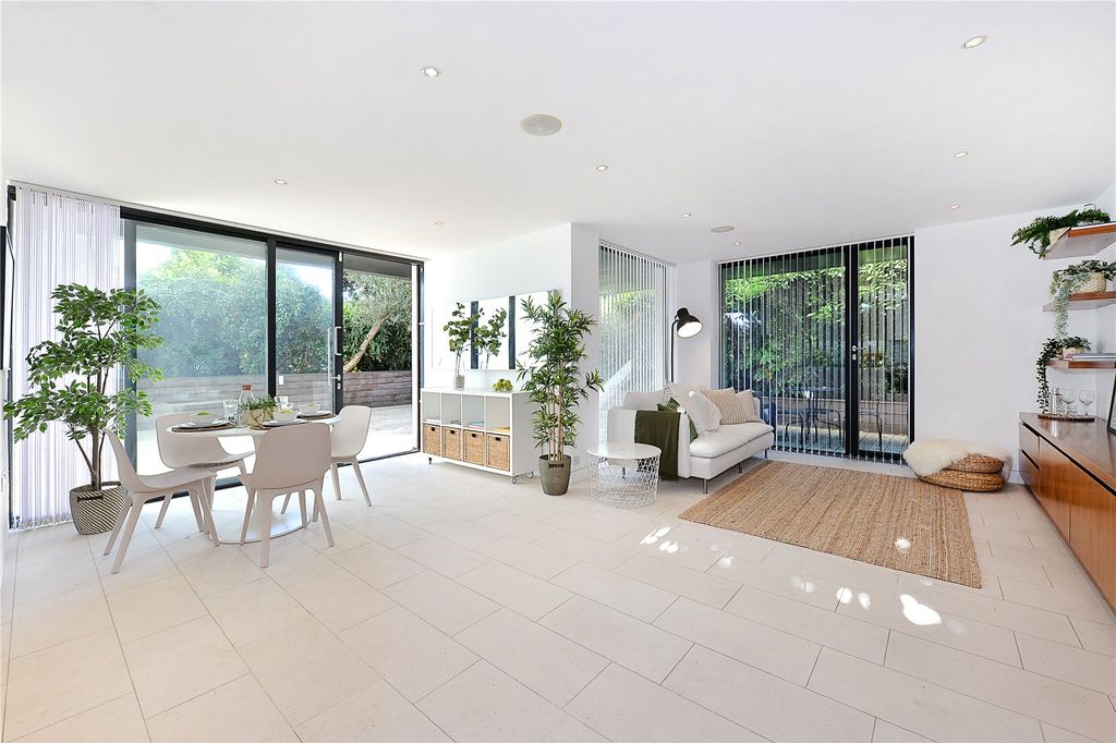 Property photo 1 of 11 Picture No. 10