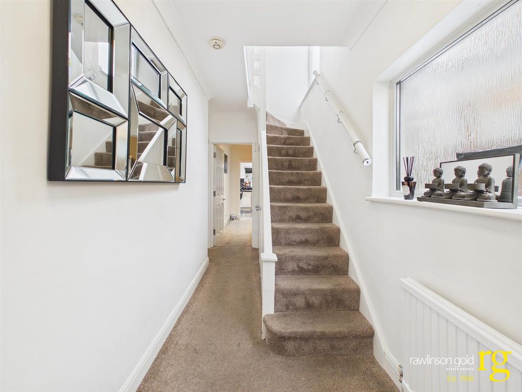 Property photo 3 of 21 Cam02900G0-Pr0329-Still009.Jpg