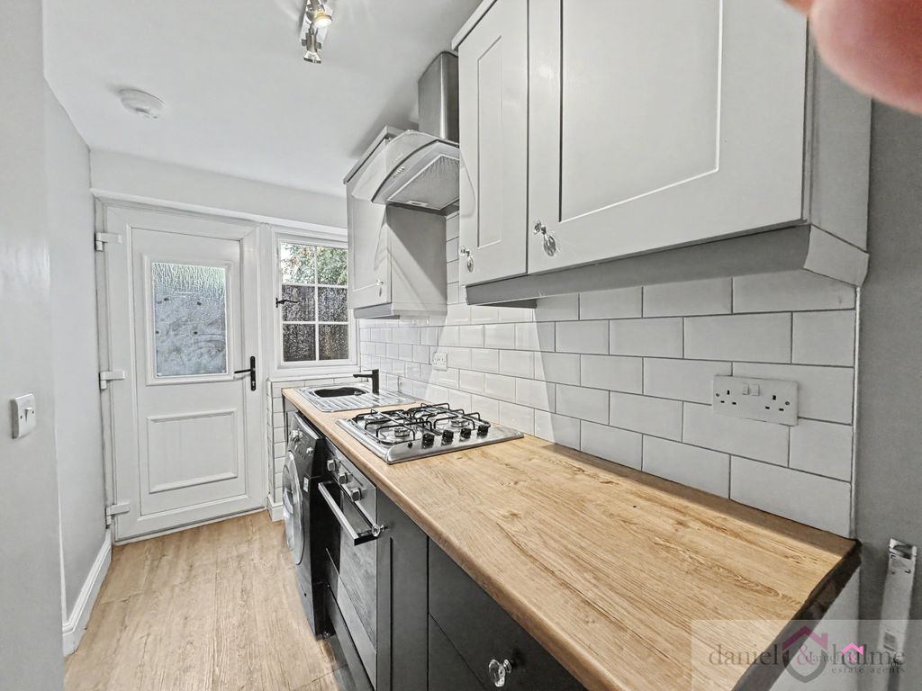 Property photo 3 of 15 Img_1475