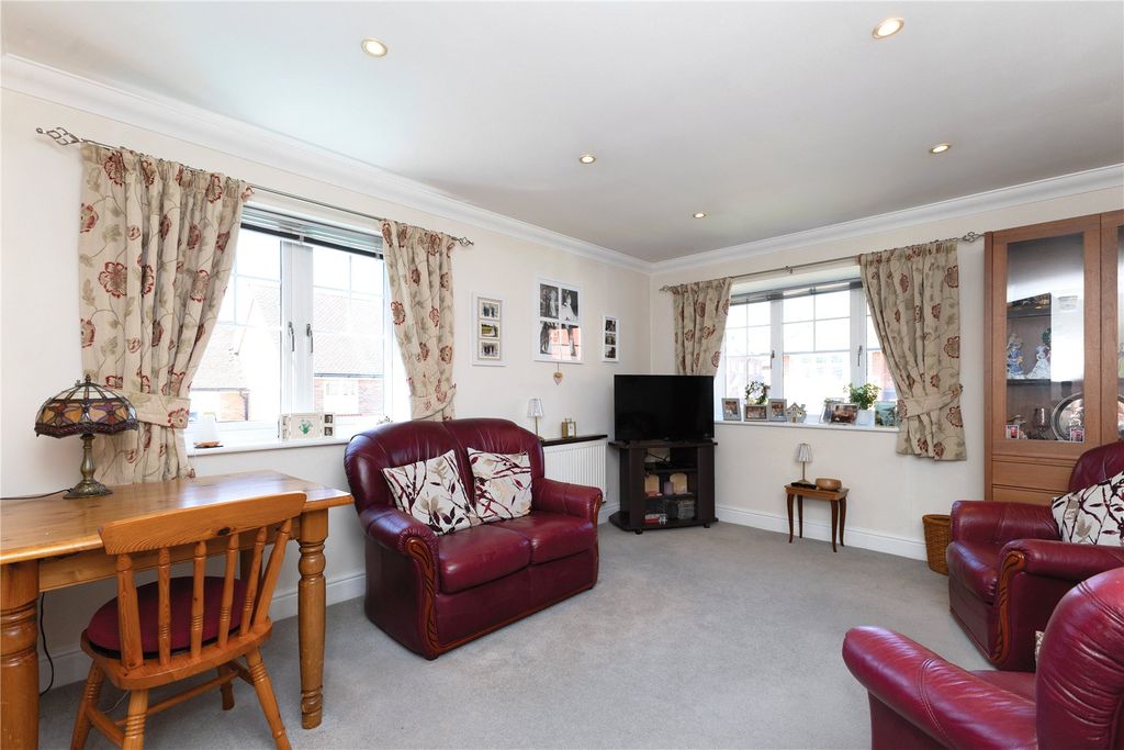Additional image 14 of 2 bed maisonette for saleLiphook, Hampshire GU30