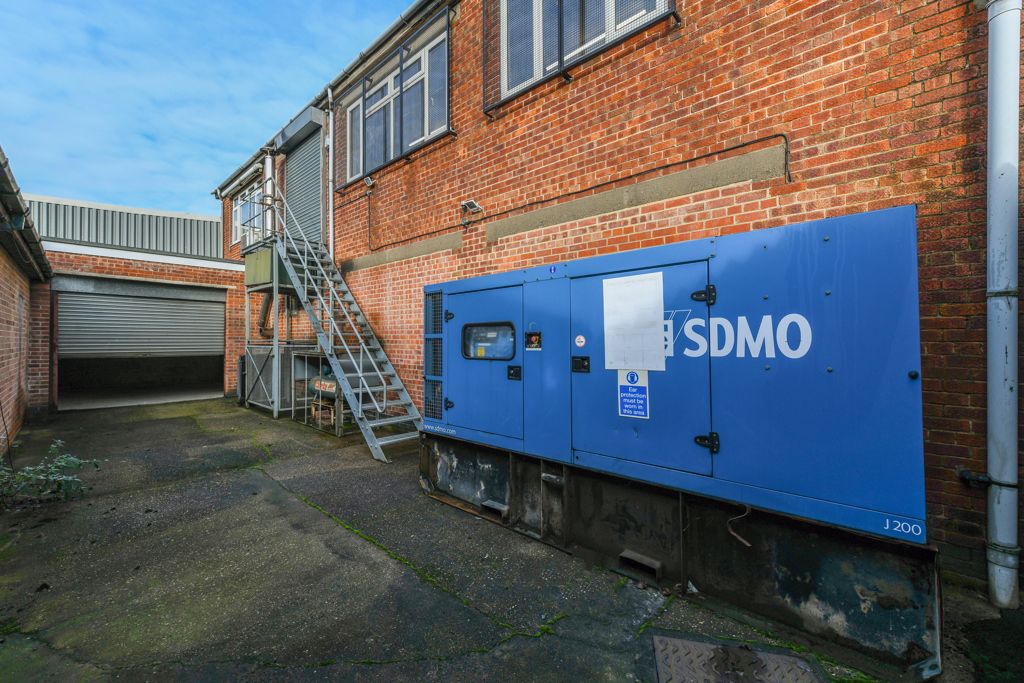 Property photo 3 of 8 Photo 9