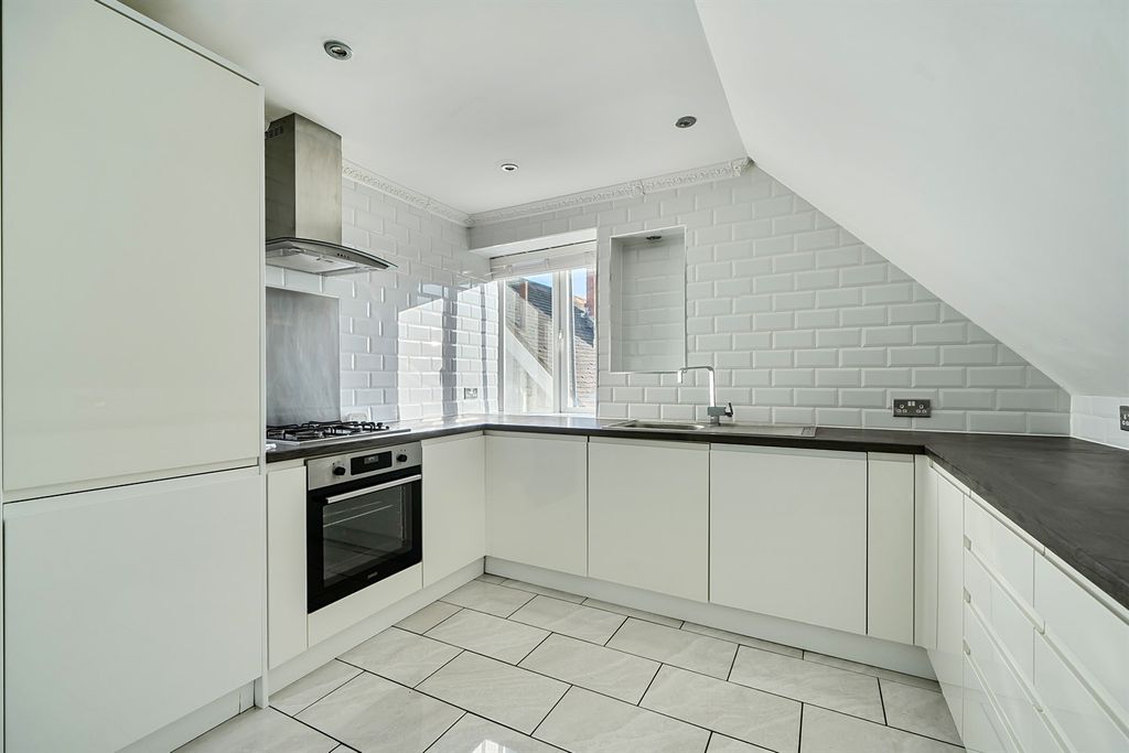 Property photo 2 of 12 Kitchen