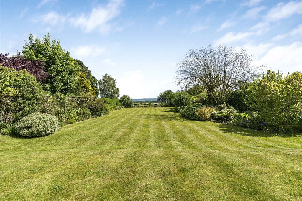 Property photo 3 of 39 Gardens