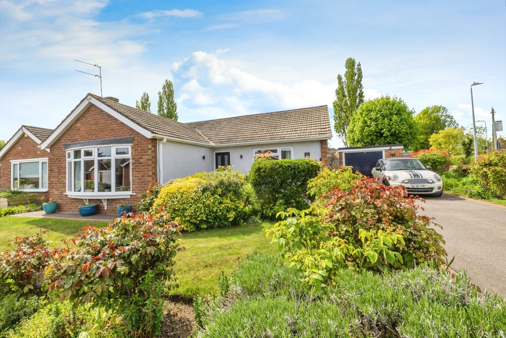 Property photo 2 of 17