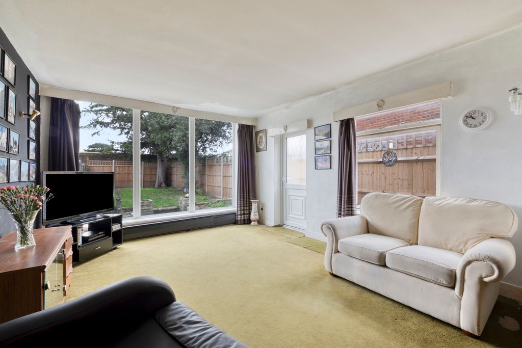 Property photo 2 of 16 Picture No. 14