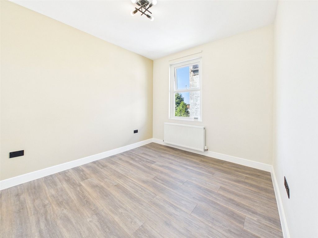 Property photo 3 of 12 Picture No. 02