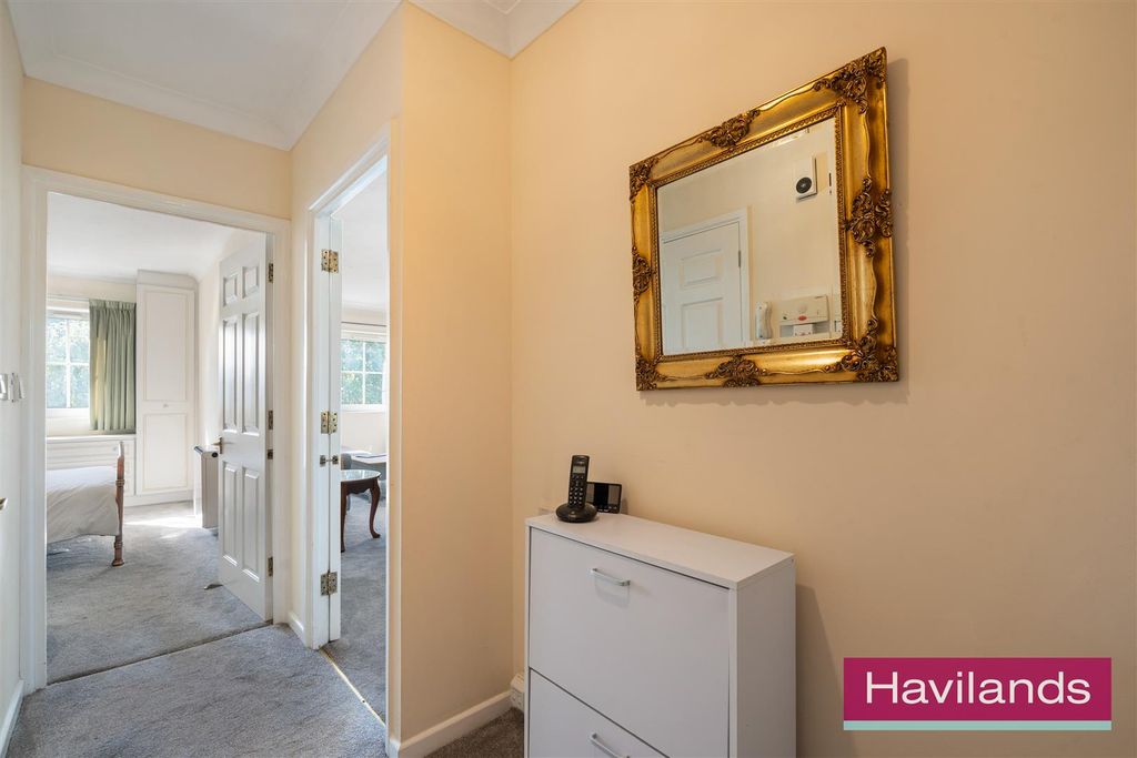 Property photo 2 of 12 Woodmere Court-3.Jpg