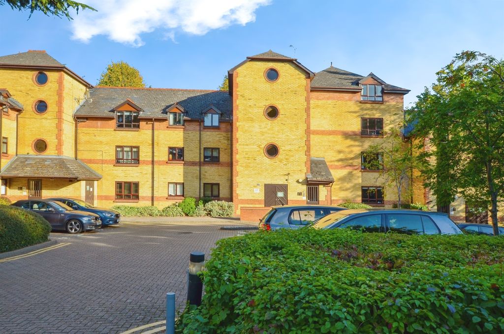 Property photo 1 of 11