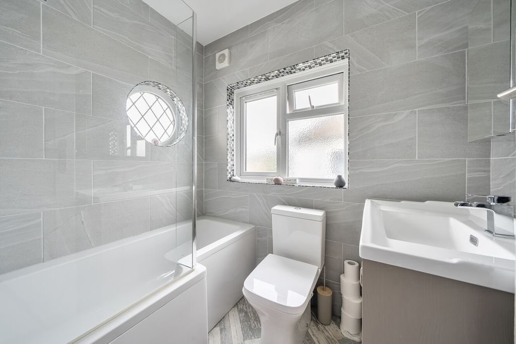 Property photo 3 of 17 1418145-14-69A1Aa...