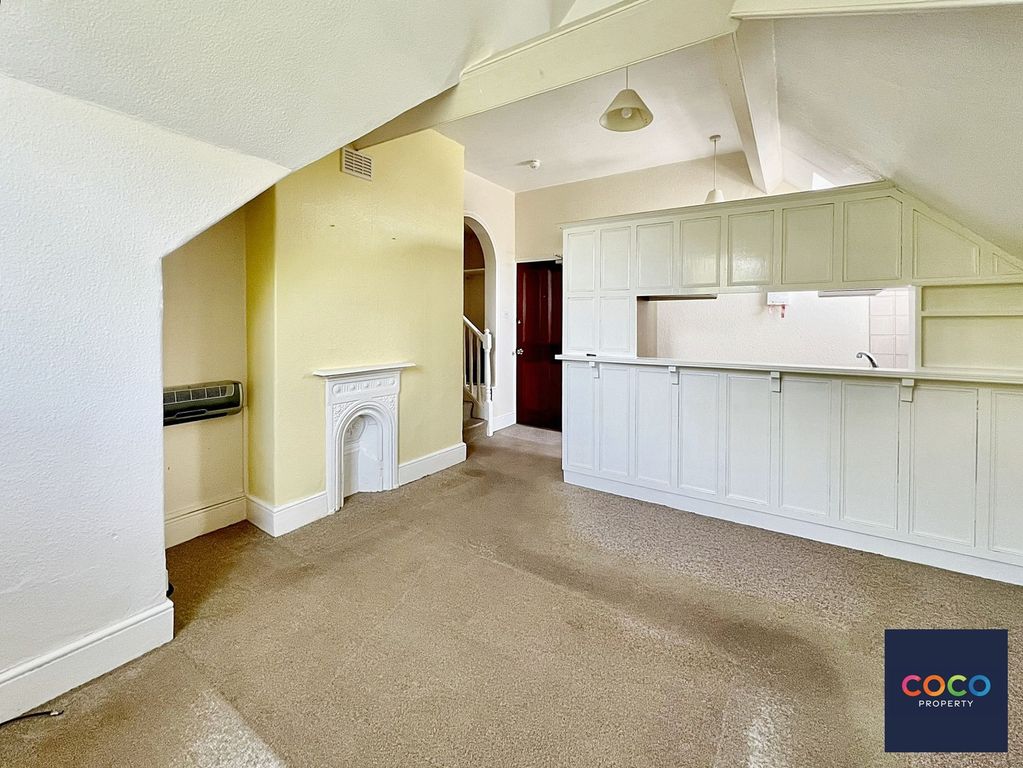 Property photo 2 of 11 Sitting Room