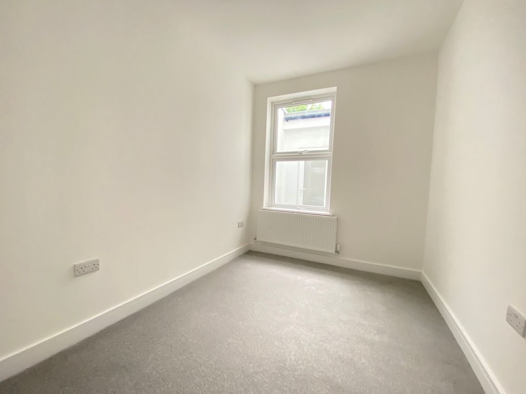 Property photo 2 of 5 Gallery