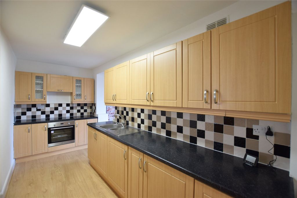 Property photo 2 of 14 Kitchen