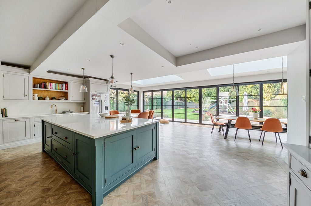 Property photo 3 of 54 1384932-28-6929Cb...