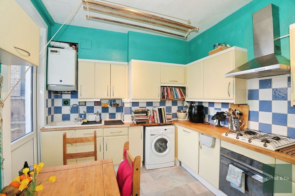 Property photo 3 of 31