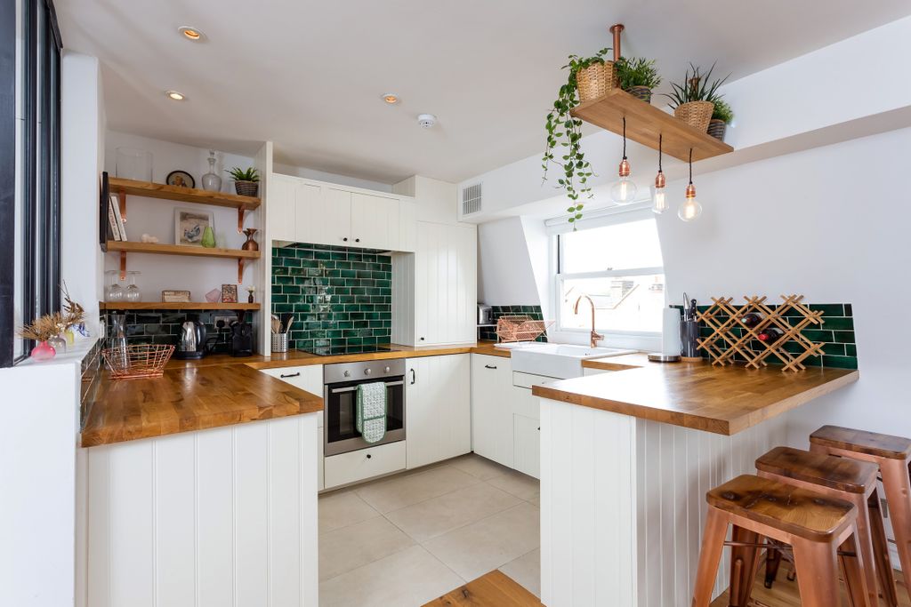 Property photo 1 of 7 1