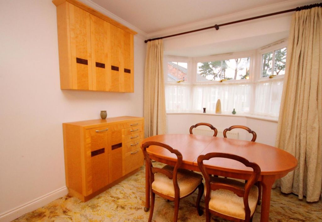 Property photo 3 of 11 Living Room/Dining Area