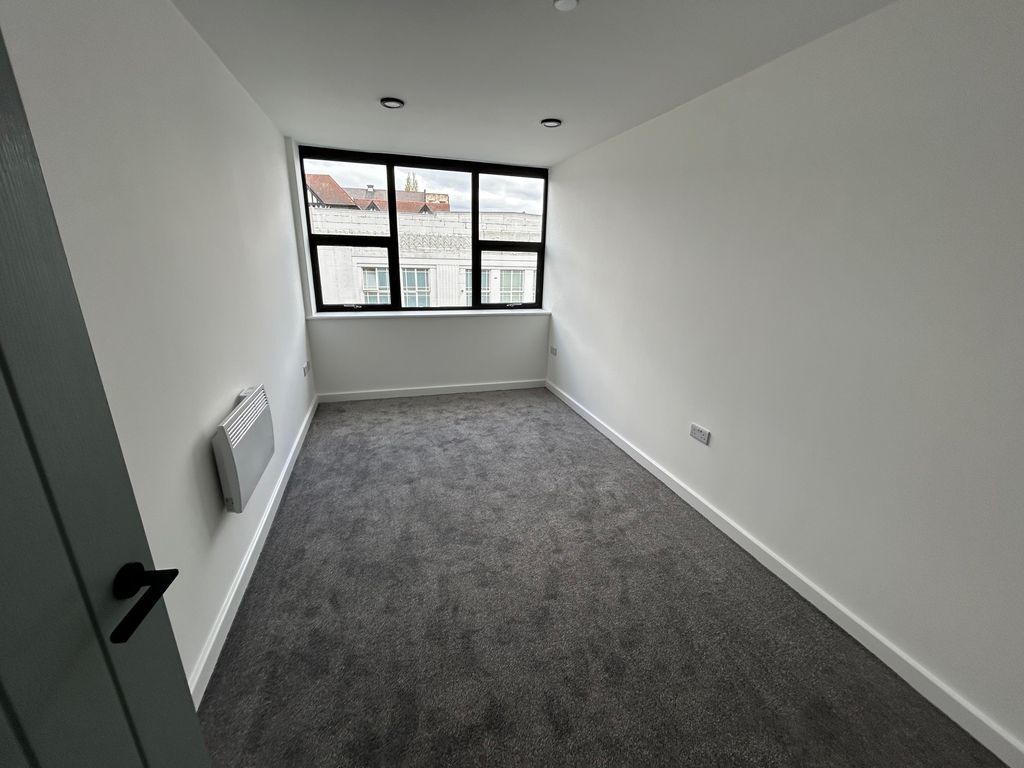 Property photo 1 of 5 Bedroom