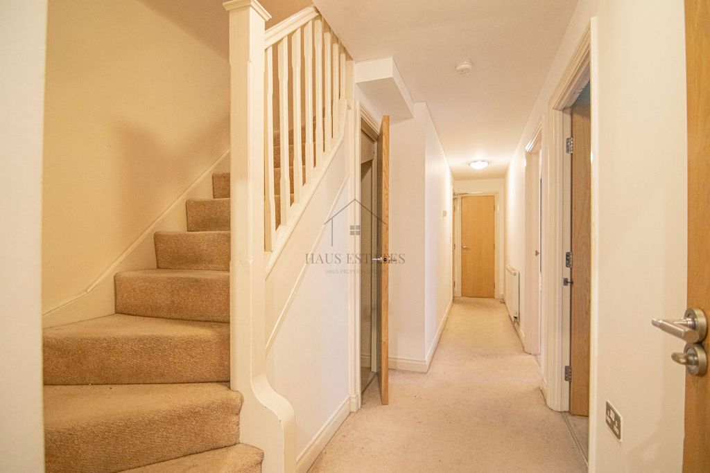 Property photo 3 of 12 Hallway 2
