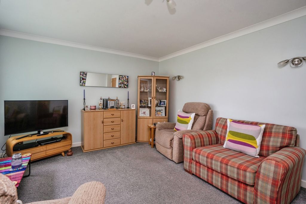 Property photo 3 of 17 Photo