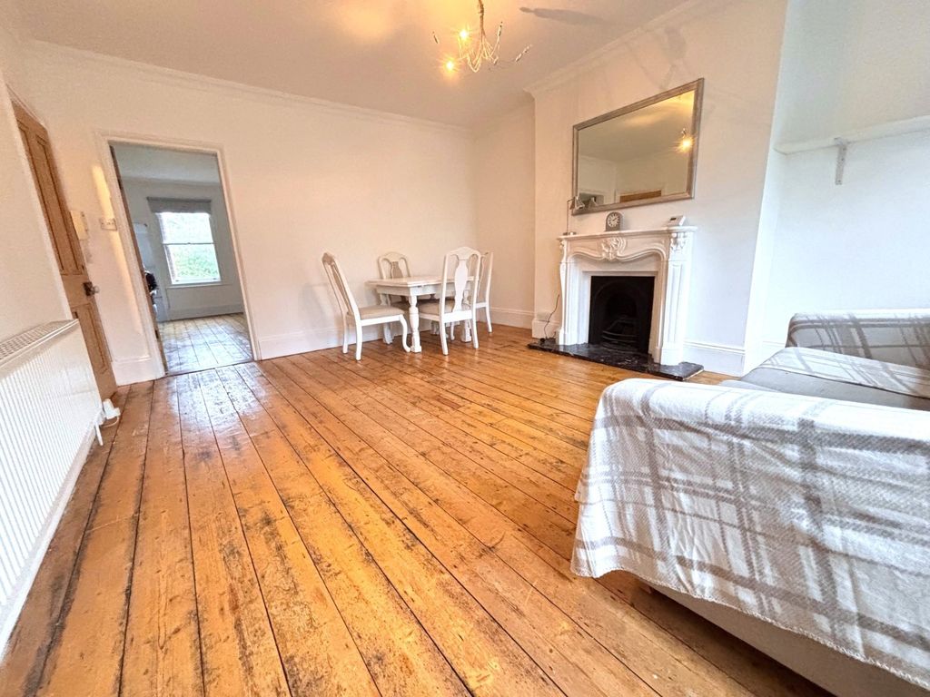 Property photo 2 of 8 Picture 2