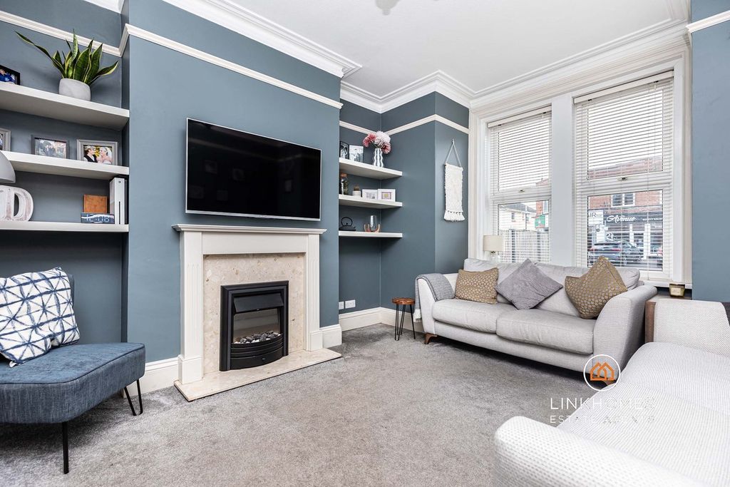 Property photo 3 of 36