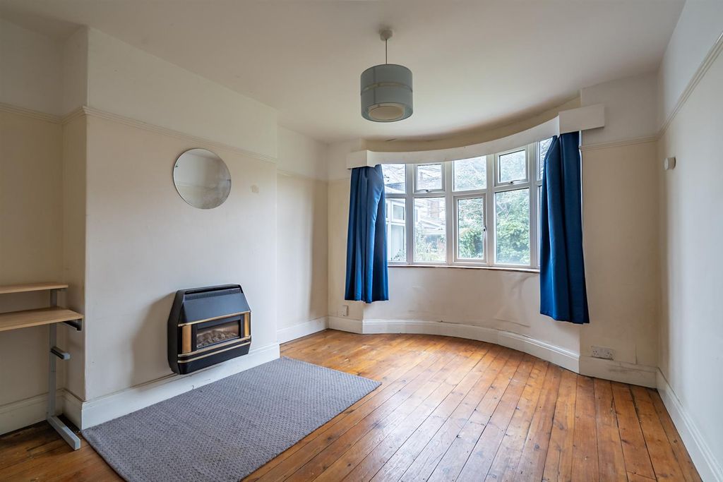 Property photo 3 of 14 Dining Room