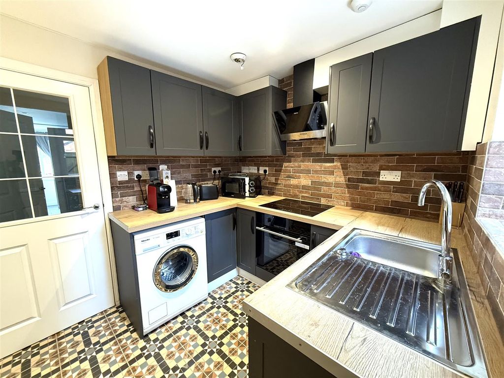 Property photo 2 of 19 53 Horse Kit.Jpeg