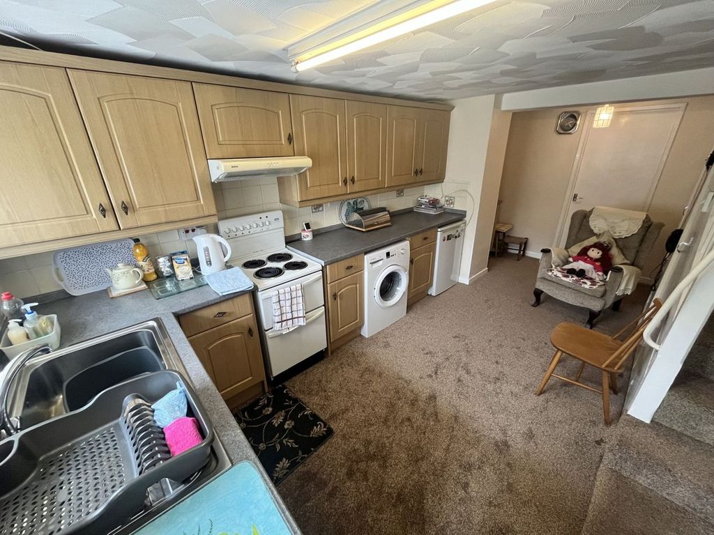 Property photo 2 of 18